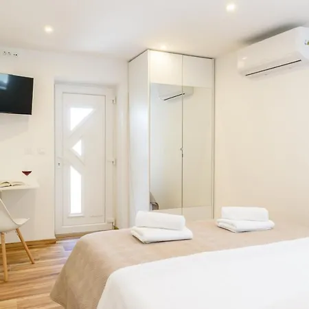 Apartman Varos Serenity 1 *